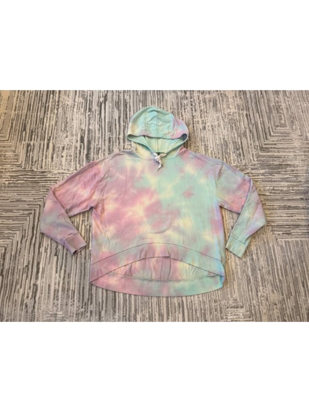 Wild Fable women's medium tye-dyed sweatshirt